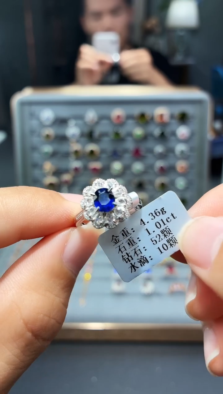 戒指蓝宝石18K金镶嵌1.01.