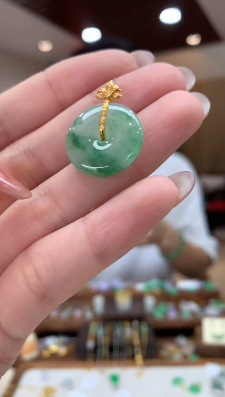 翡翠18K金镶嵌吊坠(不含链)平安扣