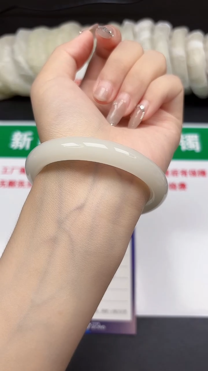 和田玉手镯未镶嵌42-4-56