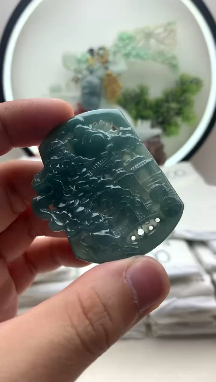 颈饰未镶嵌翡翠山水牌