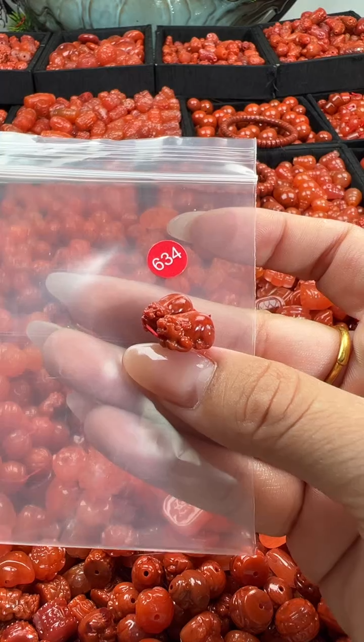 颈饰未镶嵌南红玛瑙1