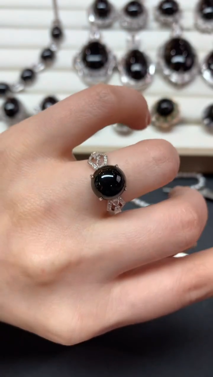 【闪购商品】翡翠戒指18K金镶嵌S60|4500