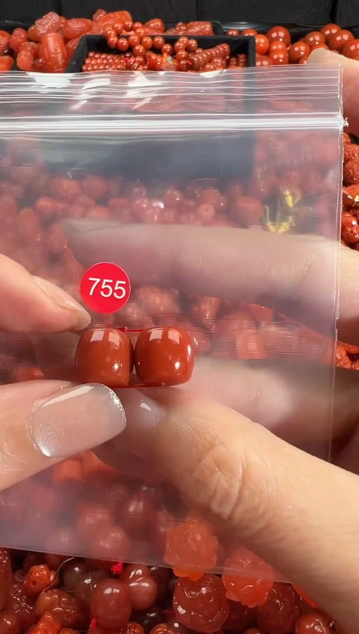 颈饰未镶嵌南红玛瑙1