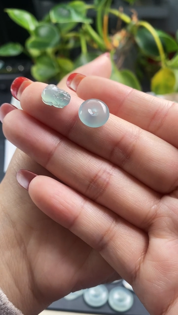 【闪购商品】翡翠裸石貔貅平安扣