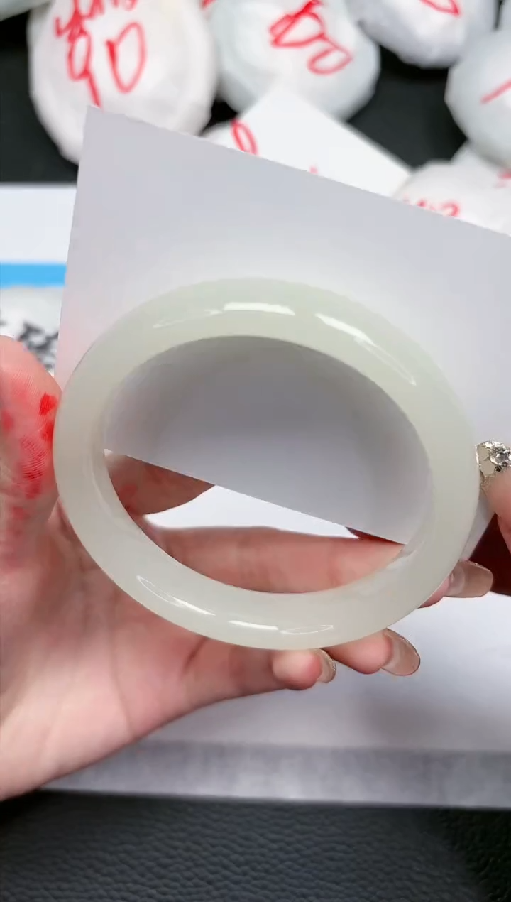 【闪购商品】石英质玉手镯未镶嵌183-62