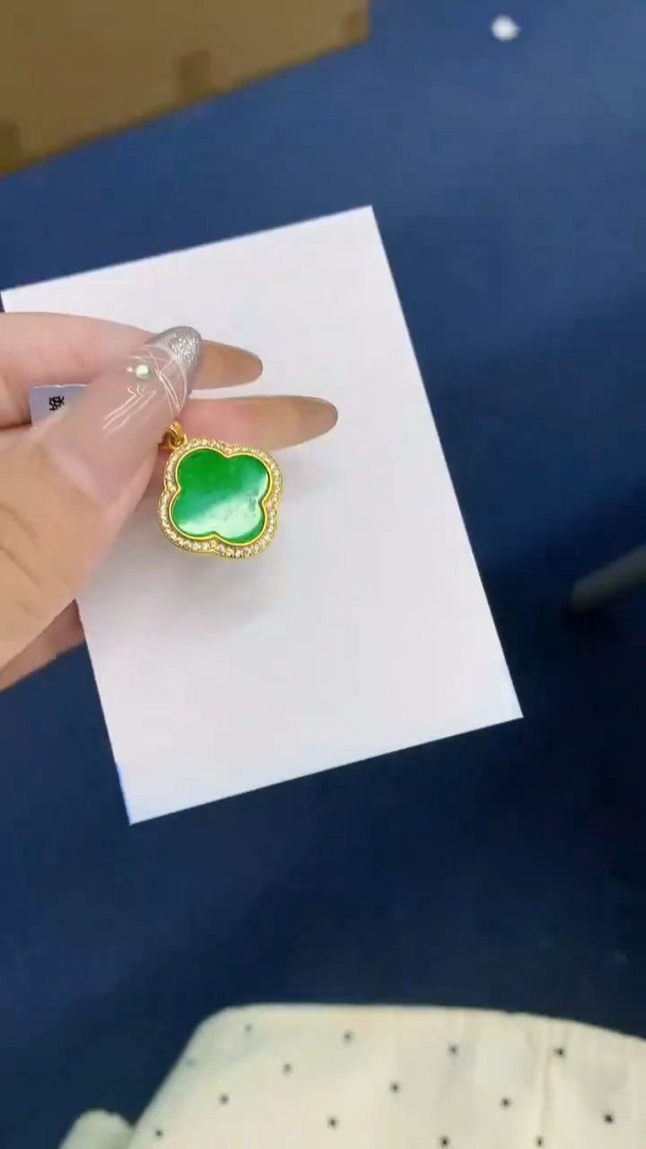 颈饰未镶嵌翡翠1