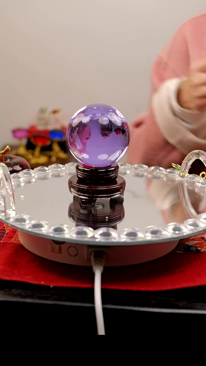 【闪购商品】紫色八公分水晶球摆件