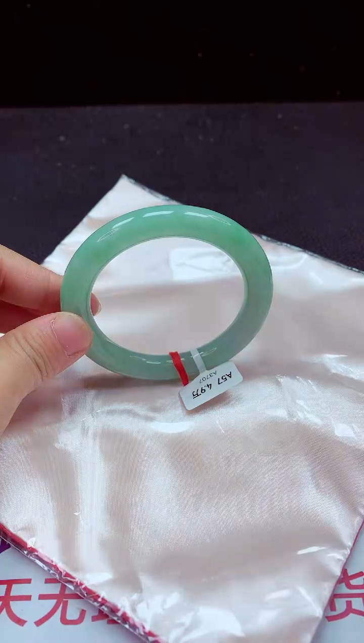 【闪购商品】翡翠手镯（圆镯）未镶嵌手镯57