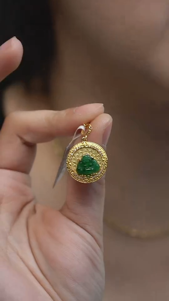 【闪购商品】翡翠吊坠(不含链)未镶嵌多样性其一发货