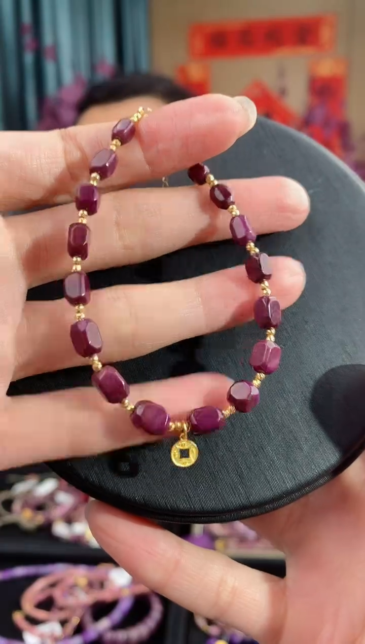 【闪购商品】苏纪石（舒俱来）手链18K金镶嵌688