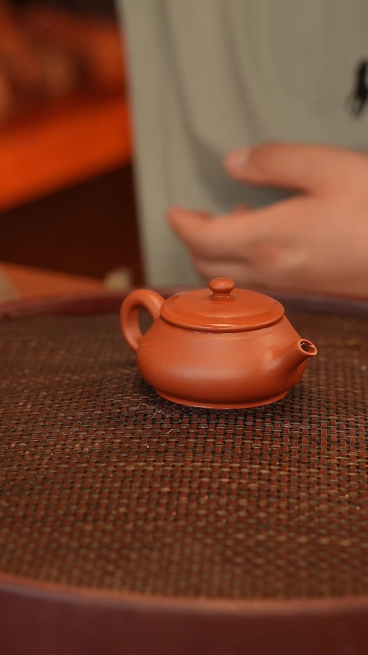 茶壶紫砂淡**风全手 大红袍 扁玉 100cc