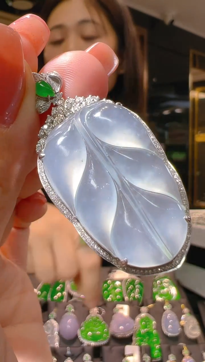 【闪购商品】翡翠吊坠(赠链)18K金镶嵌062