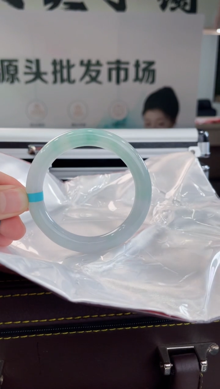 【闪购商品】翡翠手镯未镶嵌手镯