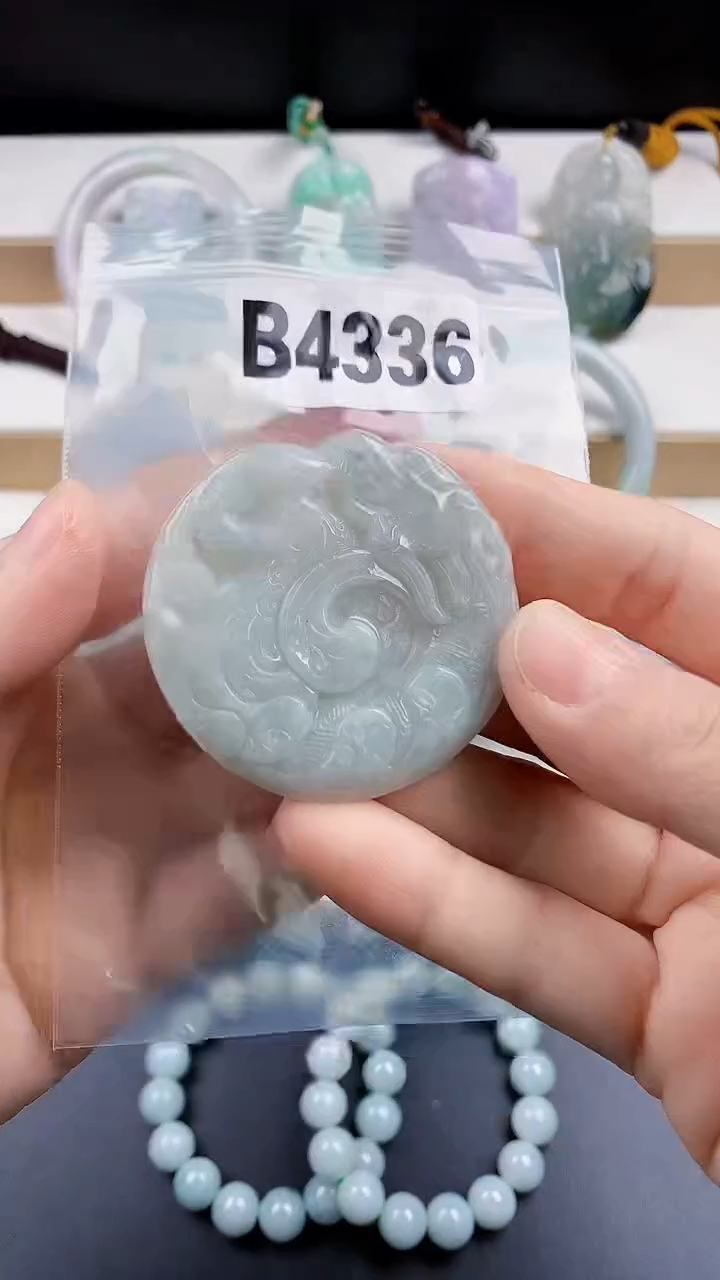 颈饰未镶嵌翡翠天然翡翠吊坠挂件