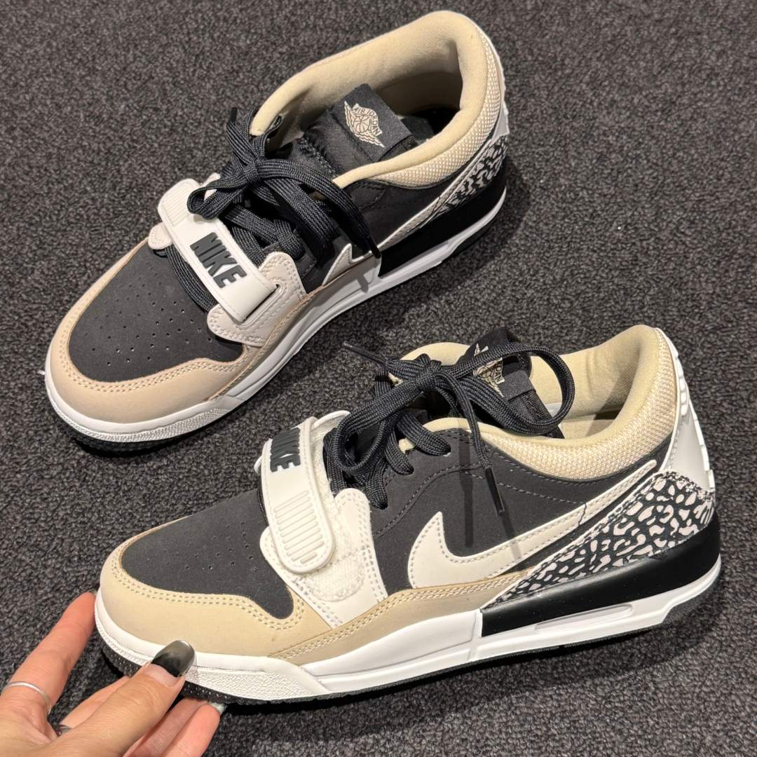 NIKE耐克大童乔丹运动篮球鞋CD9054-020