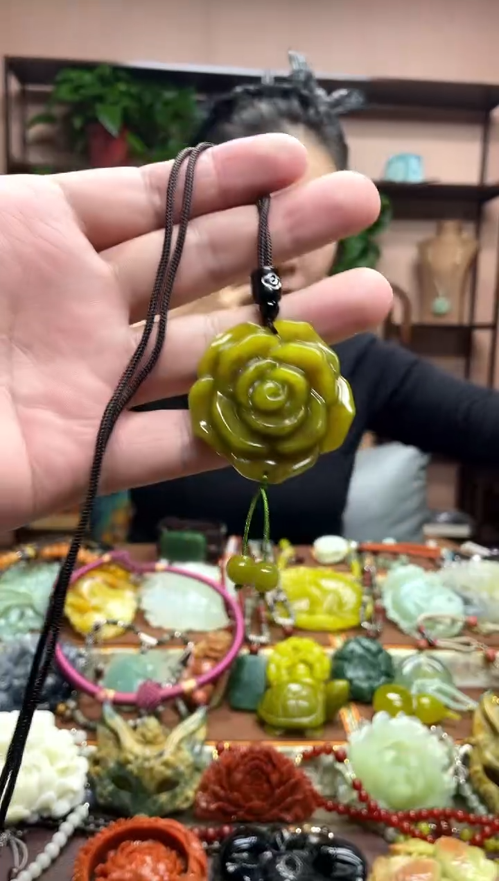 未镶嵌岫玉吊坠·1