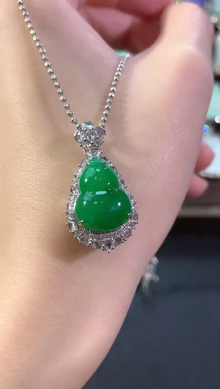 吊坠(不含链)18K金镶嵌翡翠冬日珠宝Q144