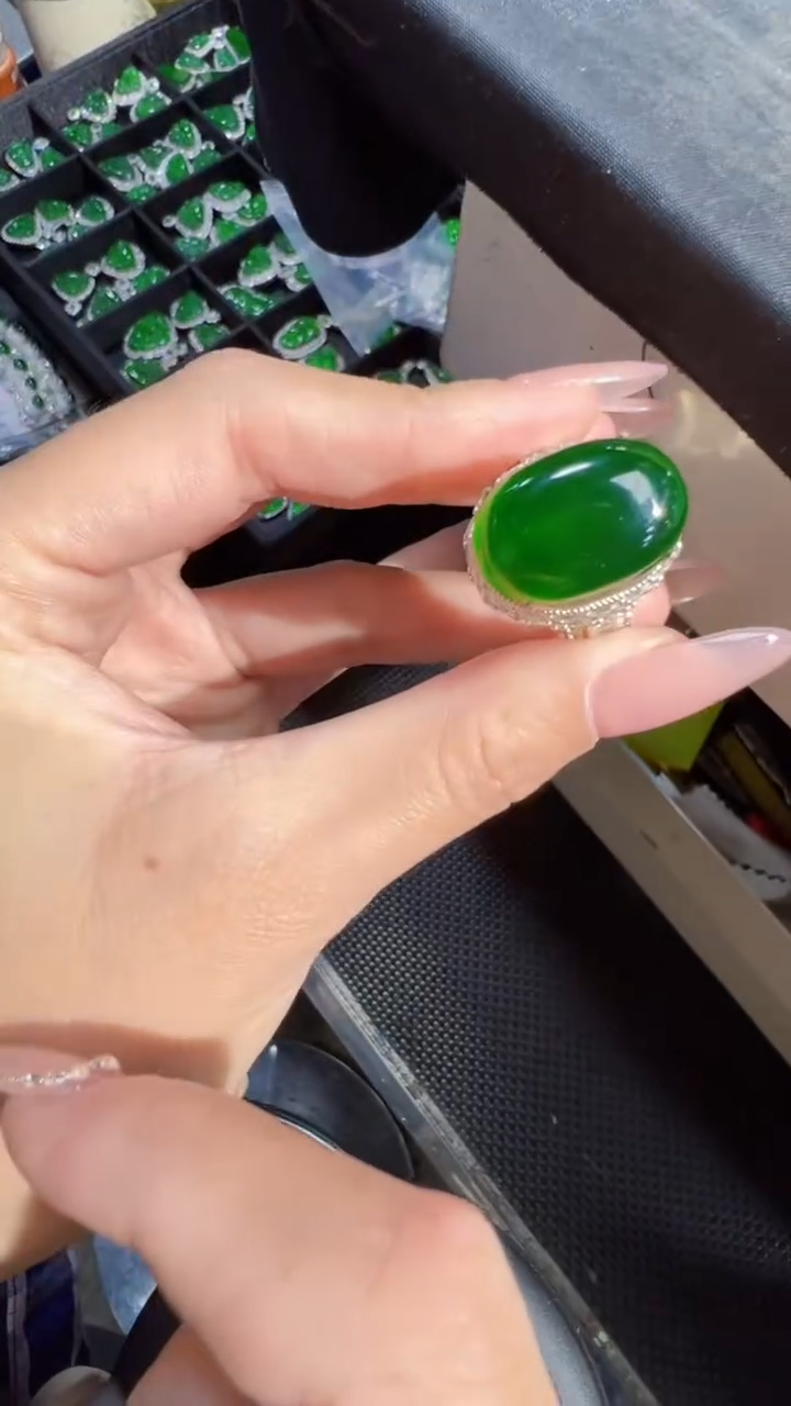 【闪购商品】定制翡翠未镶嵌蛋面1