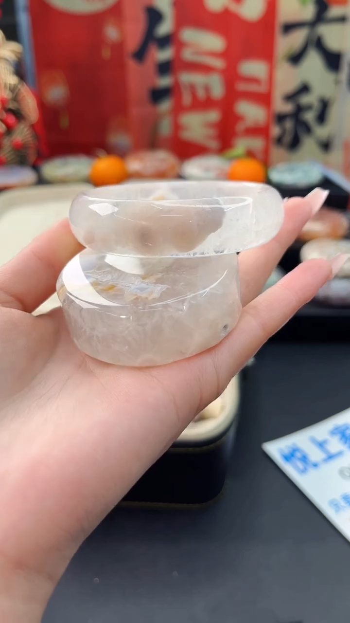 【闪购商品】石英质玉手镯未镶嵌赠送镯心（58圈口）无证书