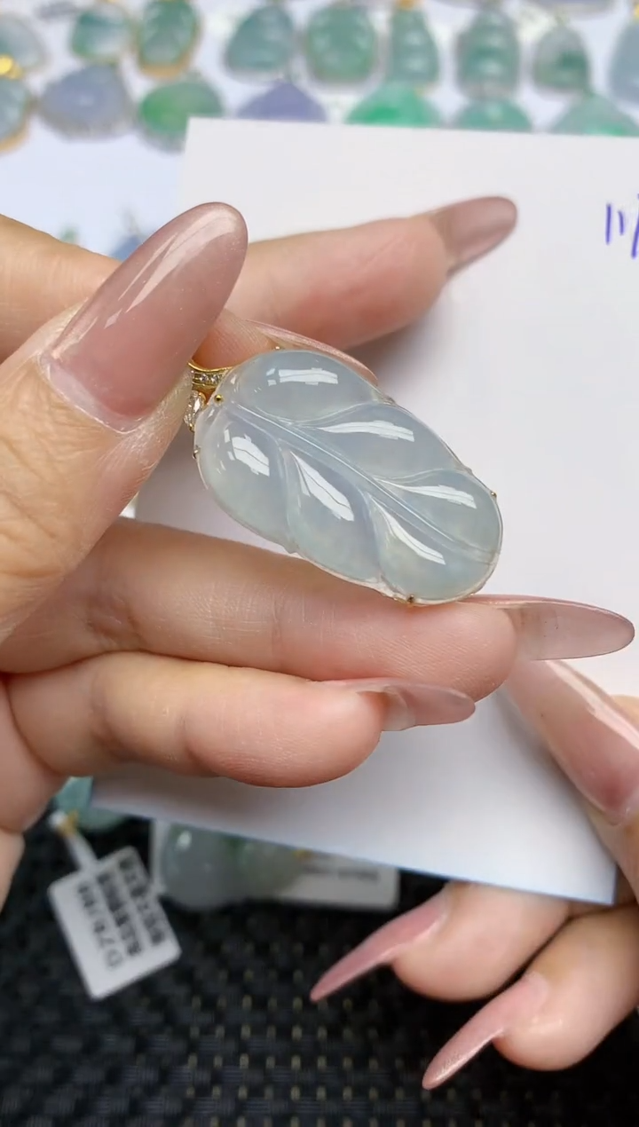 【闪购商品】翡翠颈饰18K金镶嵌天然A货翡翠 111