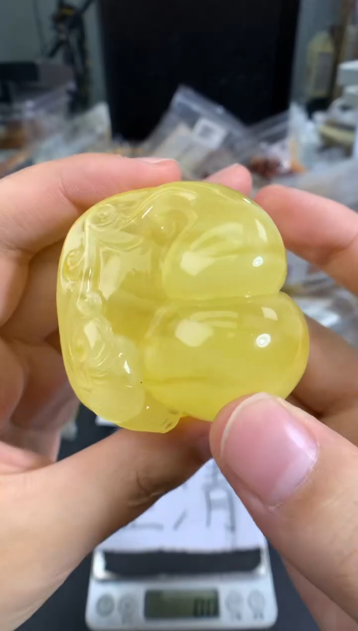 琥珀未镶嵌珠宝奇石1