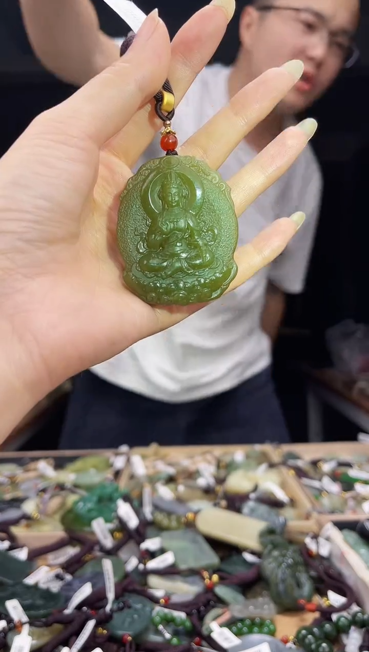 颈饰未镶嵌和田玉1