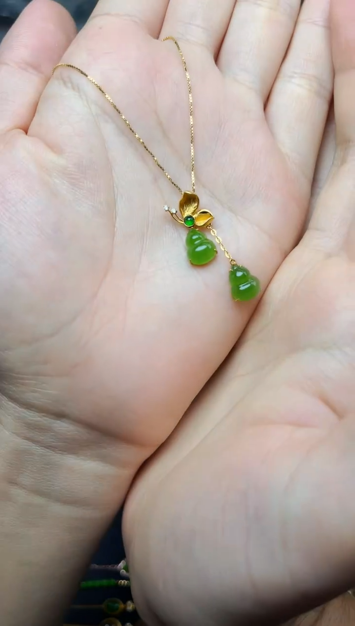 和田玉18K金镶嵌颈饰碧玉葫芦06