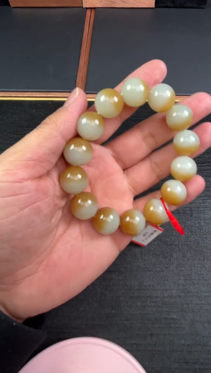 【闪购商品】和田玉手链未镶嵌且末金山微色差卡16