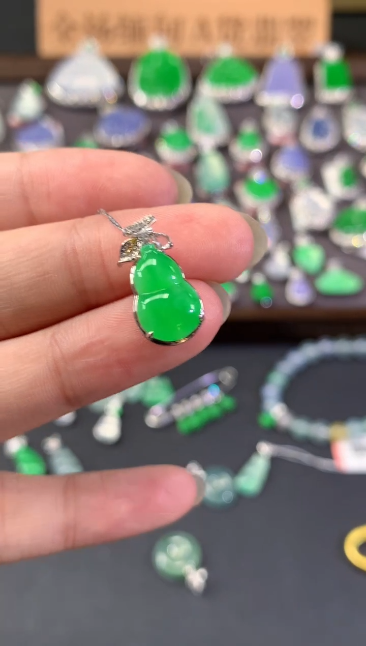 吊坠(不含链)18K金镶嵌翡翠A367|7800