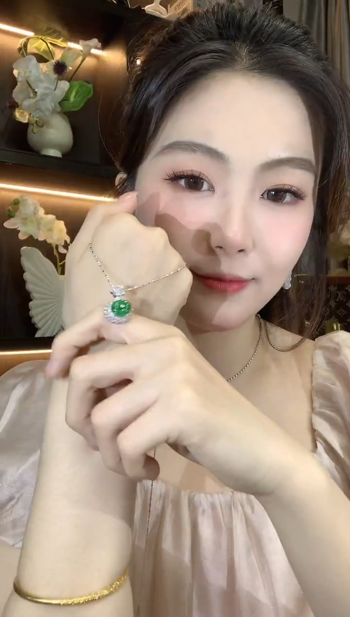吊坠(不含链)18K金镶嵌翡翠D23翡翠