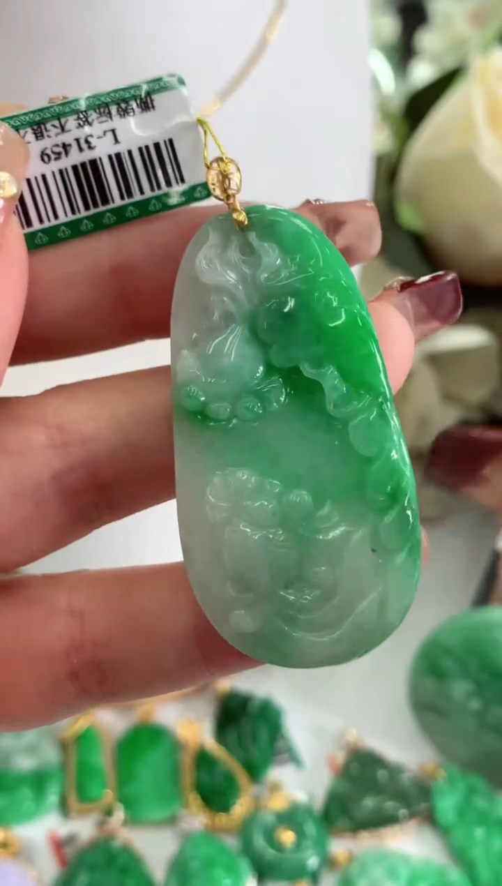 【闪购商品】翡翠吊坠(不含链)18K金镶嵌挂件