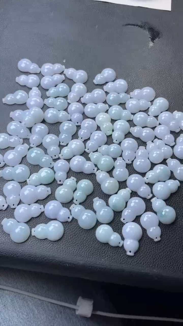 颈饰未镶嵌翡翠翡翠葫芦吊坠多件发一