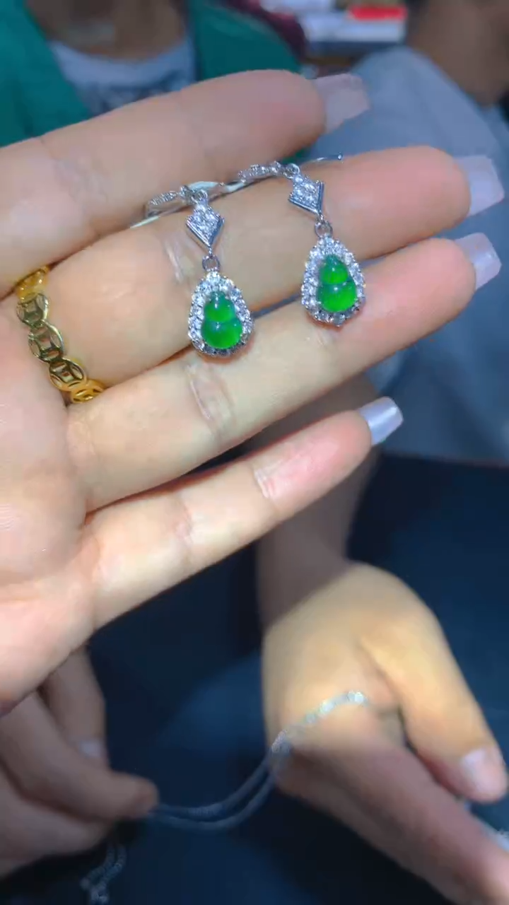 【闪购商品】翡翠耳饰未镶嵌0363848953多样性发其一