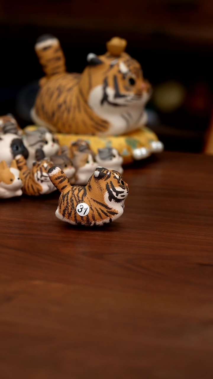 紫砂摆件芸芸的老虎女宝