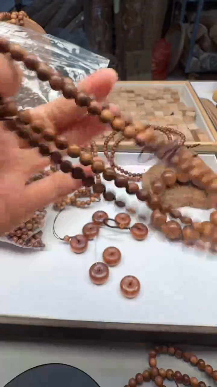 檀香木其他多***人四剖料0.6/108颗黑肉虎皮纹沉水