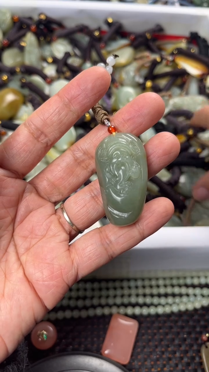 【闪购商品】和田玉颈饰未镶嵌多样性发货没有证书拍一发一有瑕