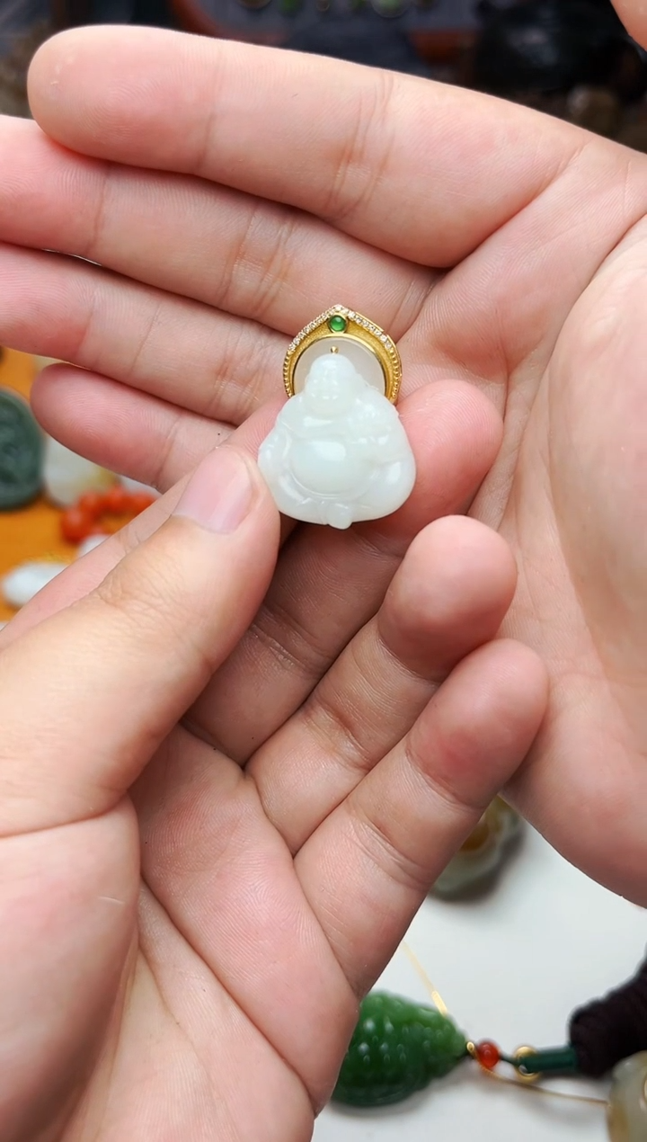 【闪购商品】和田玉颈饰18K金镶嵌佛01