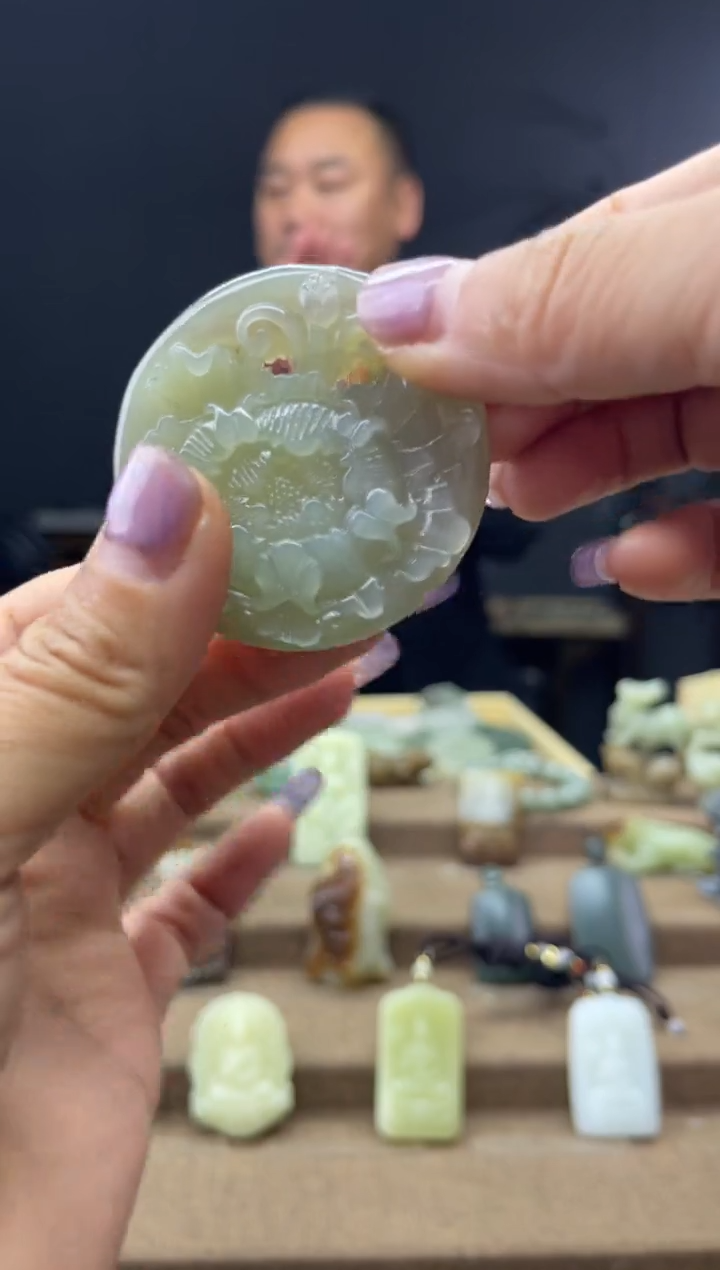 颈饰未镶嵌和田玉1