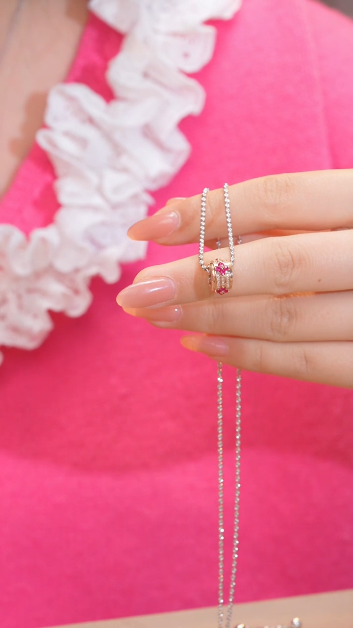 【闪购商品】红宝石吊坠不含链18K金镶嵌无烧 @@U8565