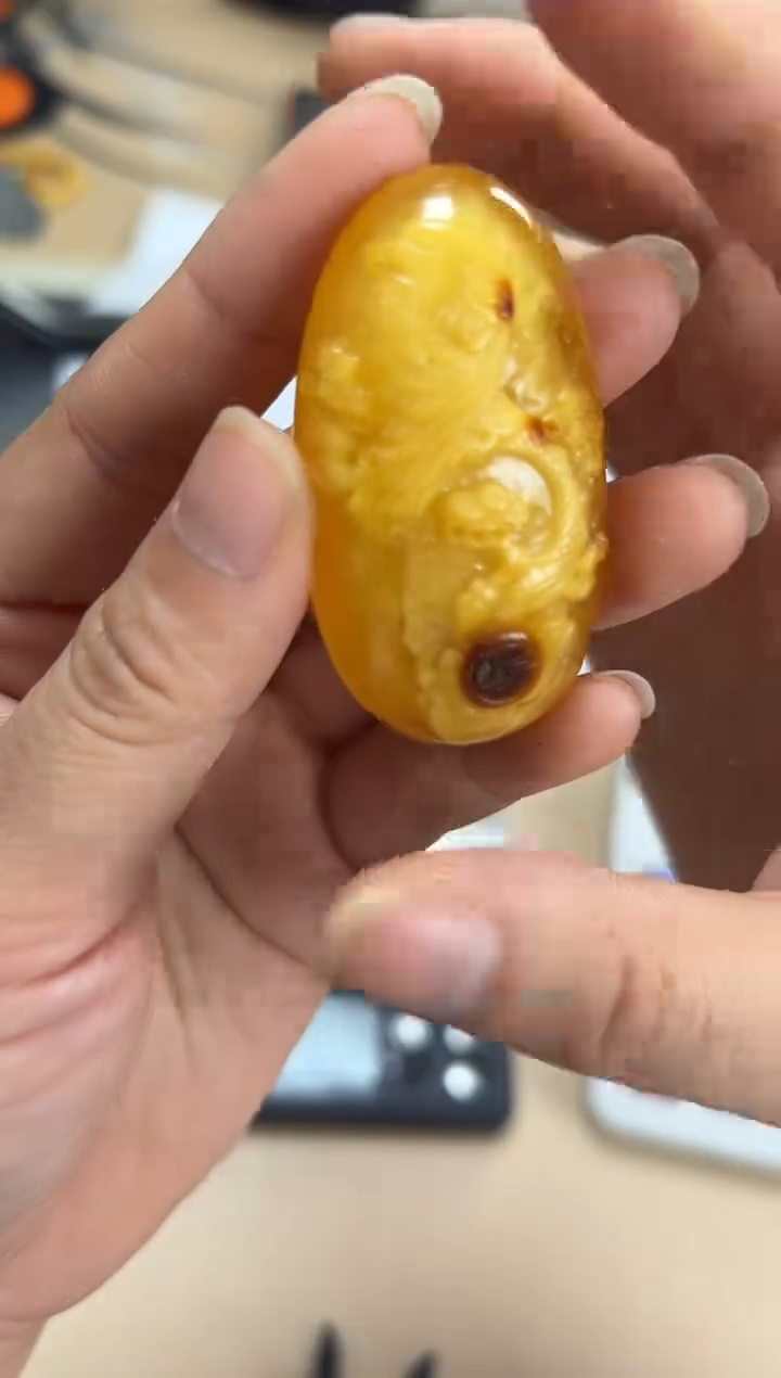 【闪购商品】琥珀裸石未镶嵌蜜蜡吊坠