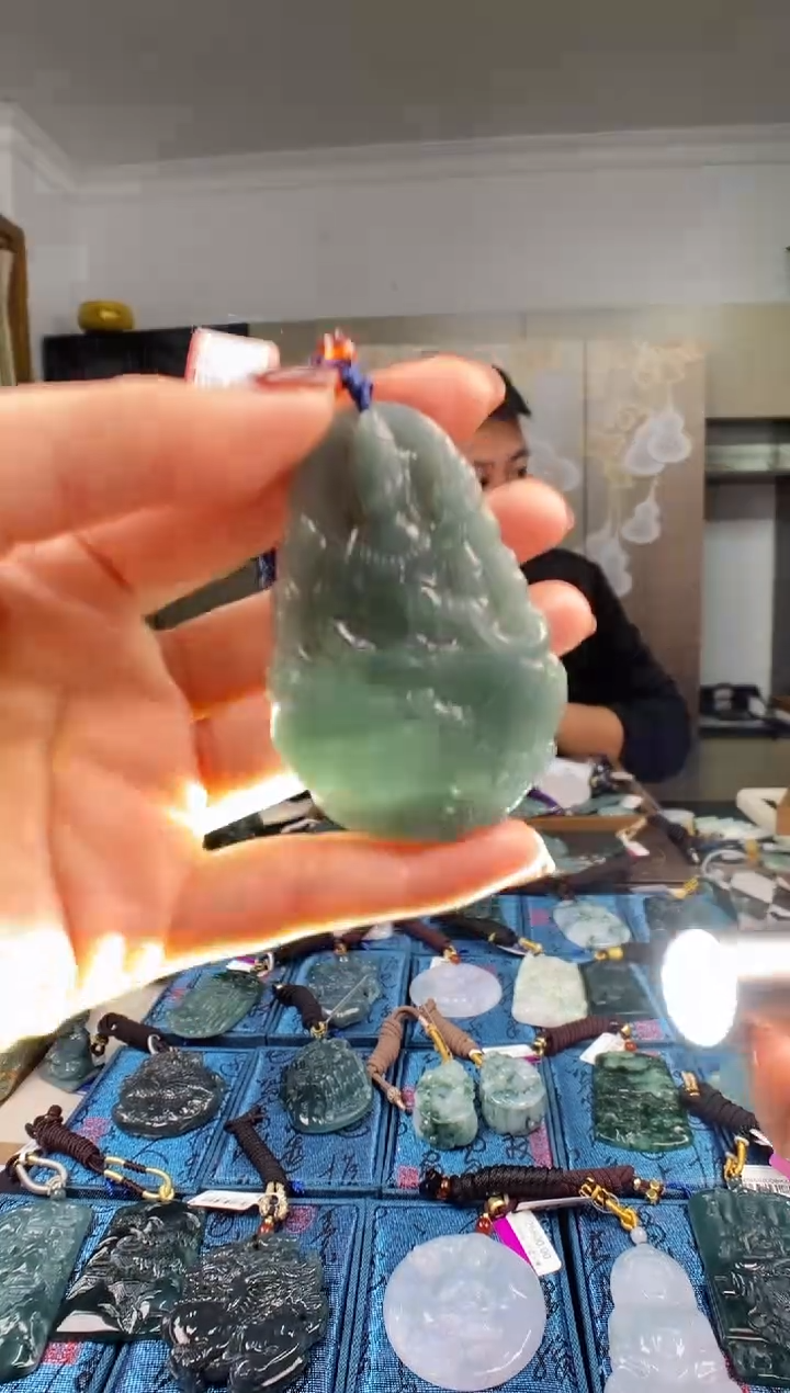 颈饰未镶嵌翡翠多样性发其一