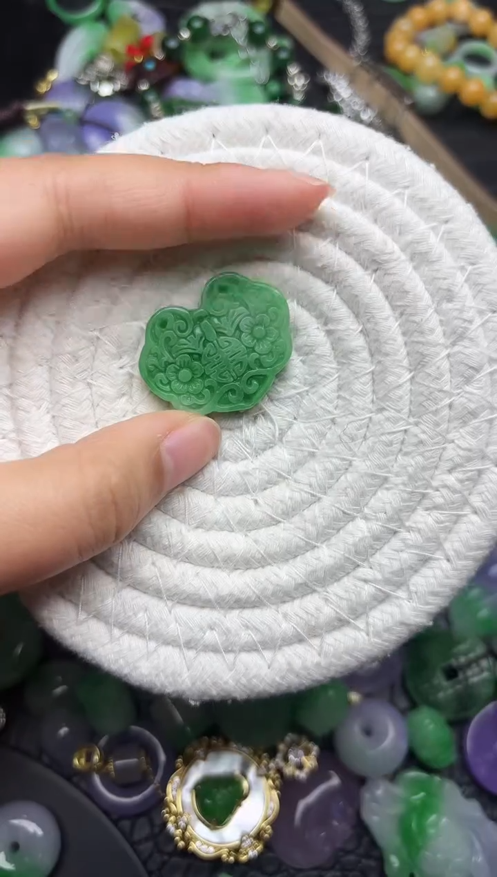 颈饰未镶嵌翡翠缅甸翡翠吊坠