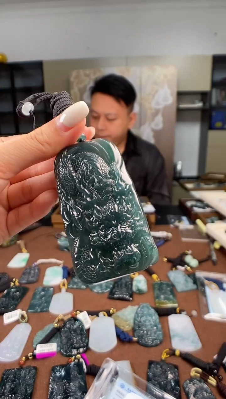 颈饰未镶嵌翡翠多样性发其一