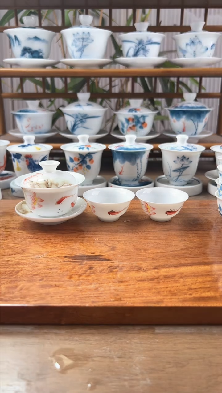 微瑕红鱼荷花80ml三才盖碗+小玉兰杯2个