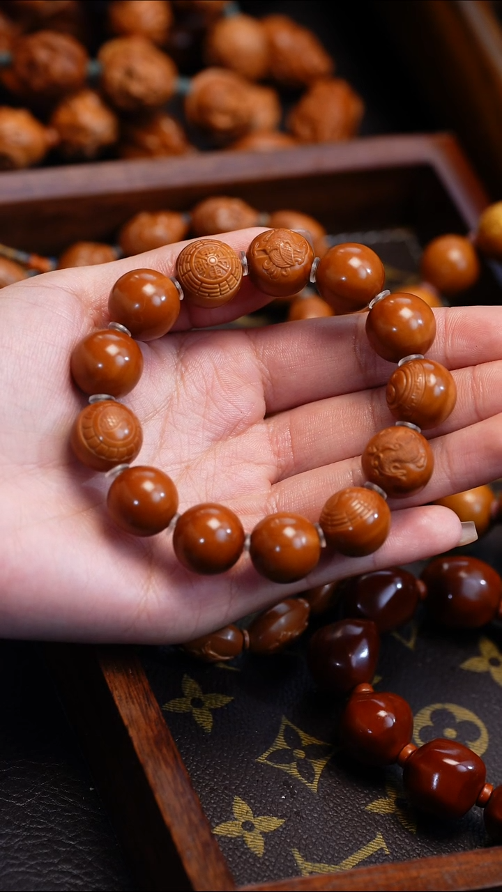 【闪购商品】橄榄核吊坠苏工橄榄核