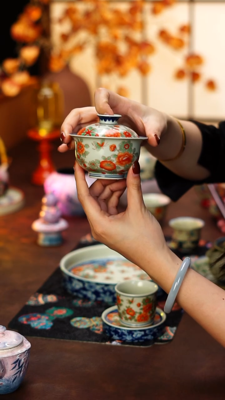 陶栖堂红绿彩二才盖碗