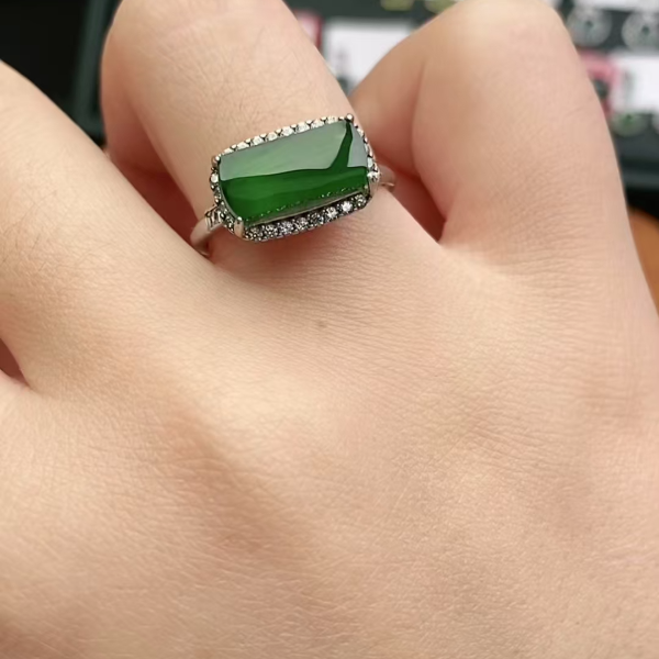 鑫辰珠宝天然A货翡翠银镶嵌设计款开口女戒指时尚百搭
