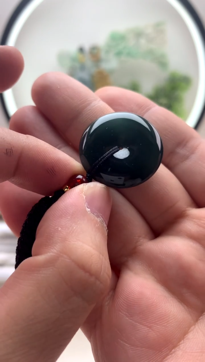 颈饰未镶嵌翡翠小扣子