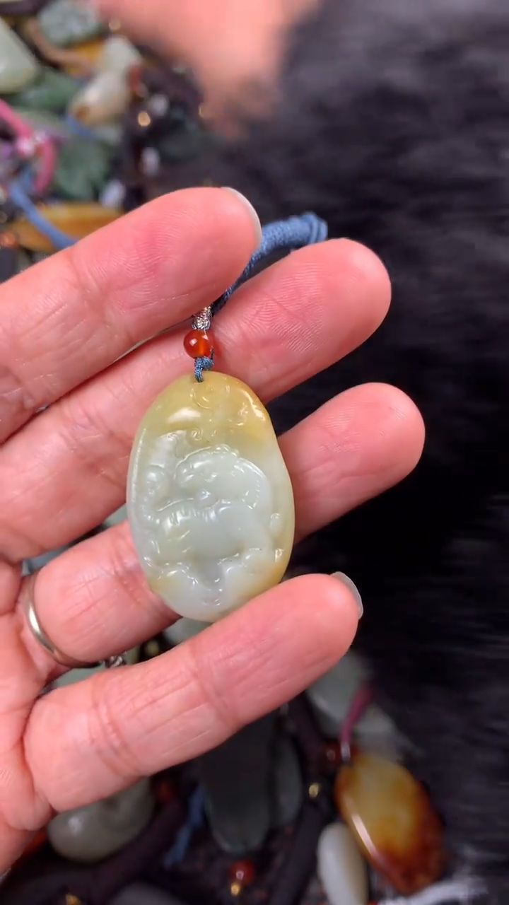【闪购商品】和田玉颈饰未镶嵌多样性发货没有证书拍一发一有瑕