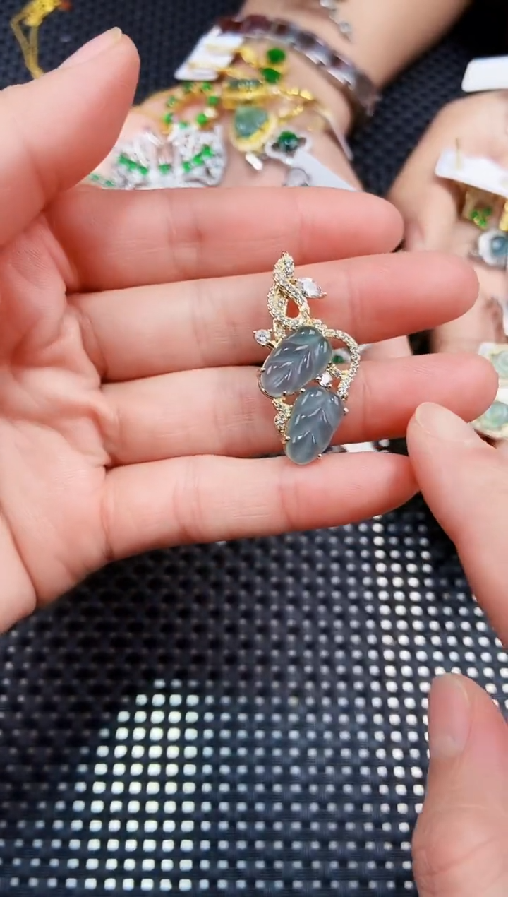 【闪购商品】翡翠吊坠(不含链)未镶嵌111111111